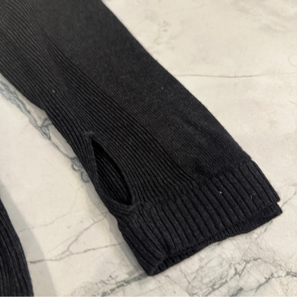 Lululemon | 8 | Black Knit Raglan Crew Neck Long Sleeve Thumbhole Top - Picture 8 of 10